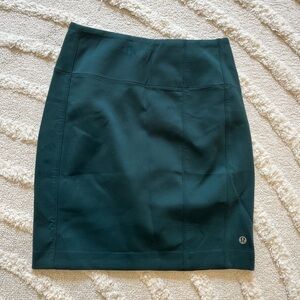 EUC Lululemon mini skirt, size 4, teal